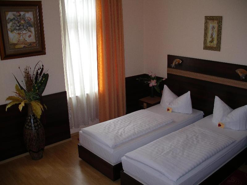 Hotel Elbe Street 34 Frankfurt am Main Szoba fotó